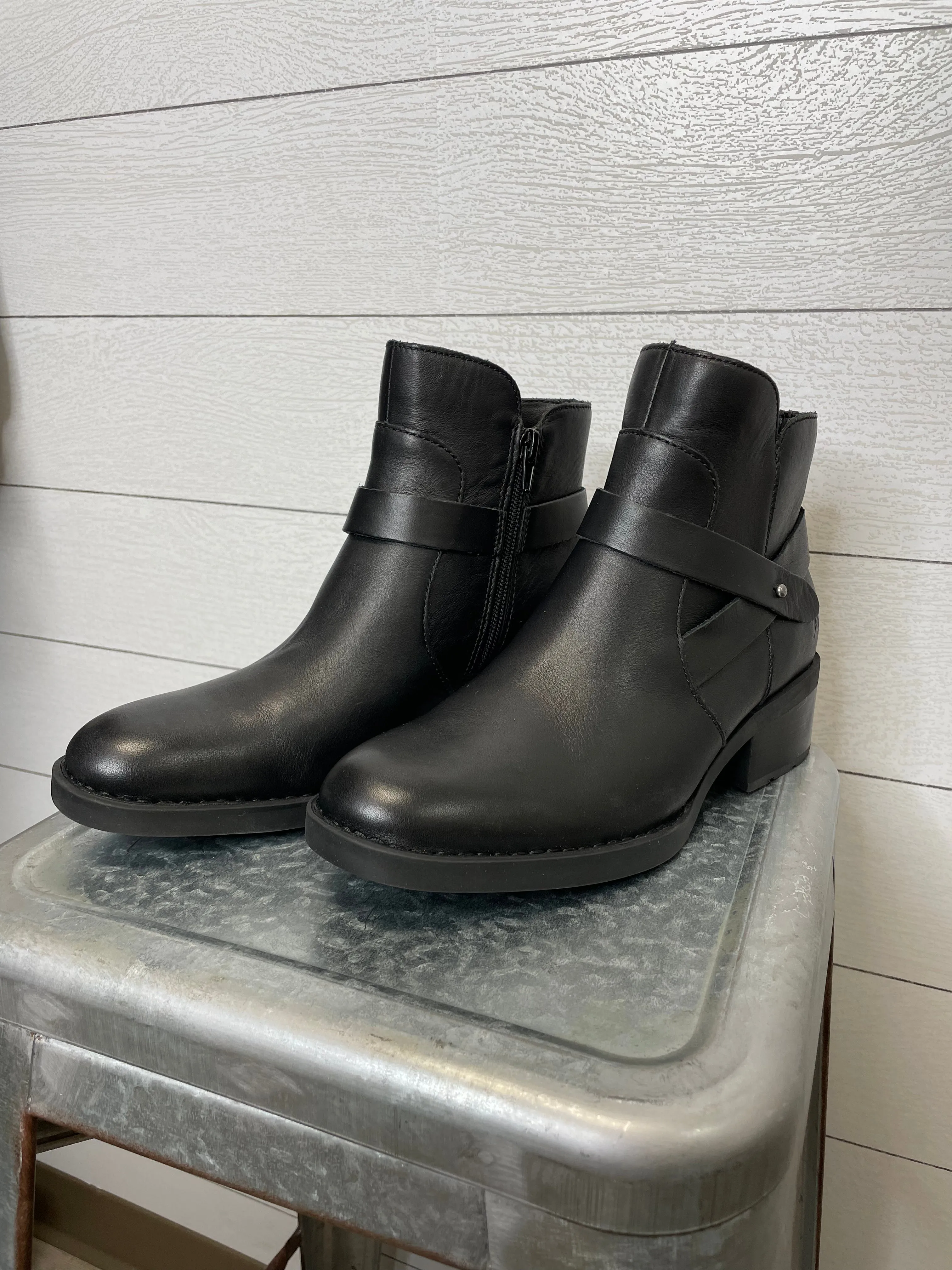 Born Shoes | Tori Boot | Black