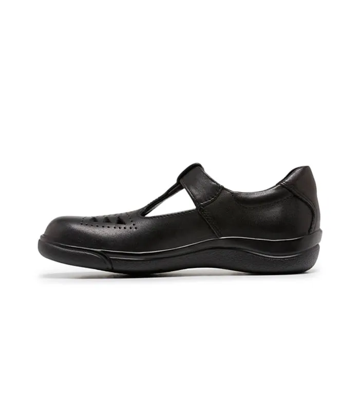 clarks pupil kids black