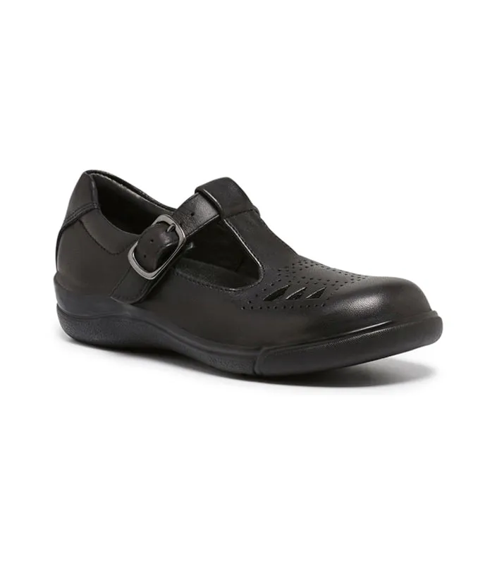 clarks pupil kids black