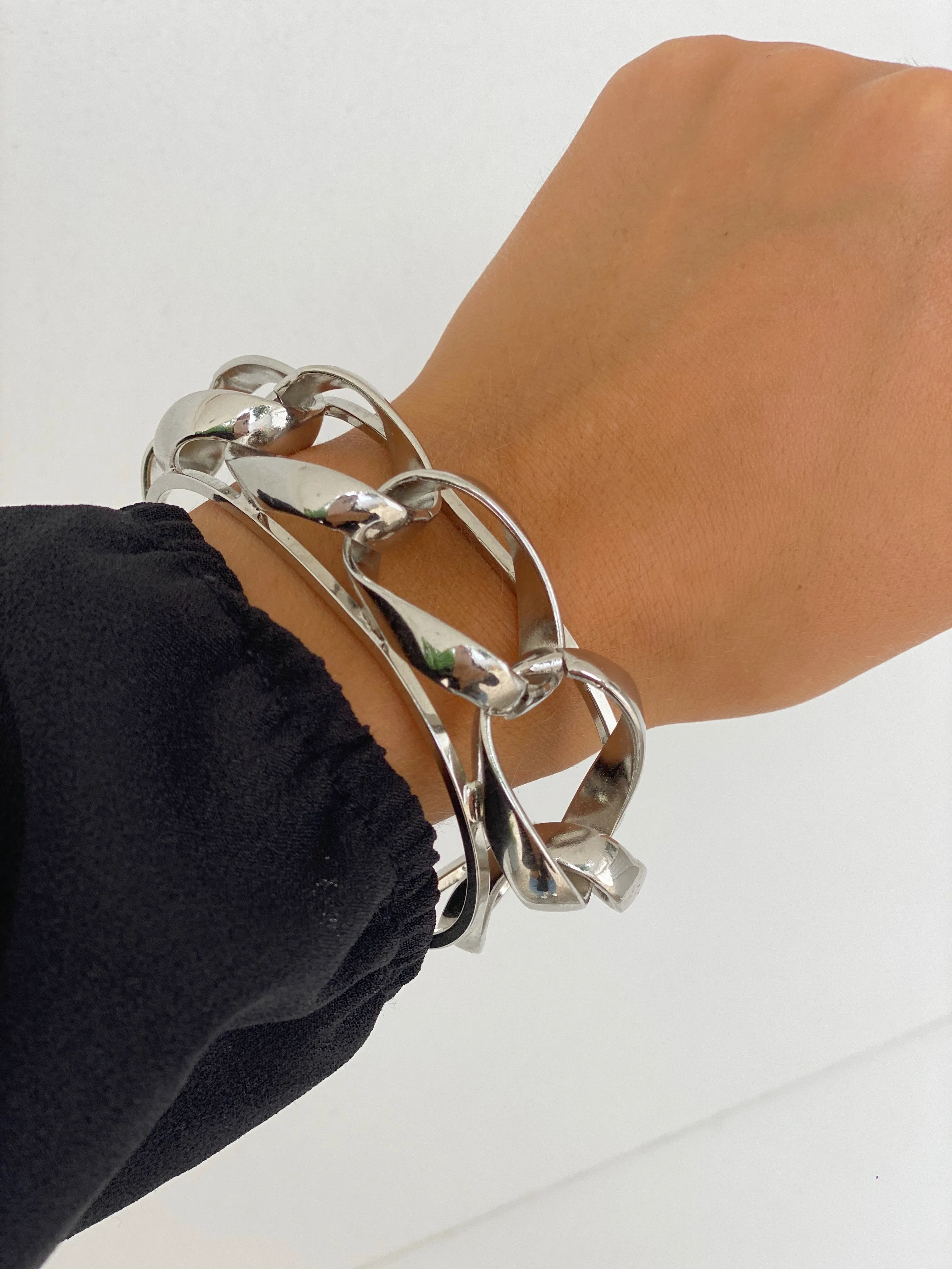 ELIZABETH Chunky Chain Cuff - Single - Bracelet