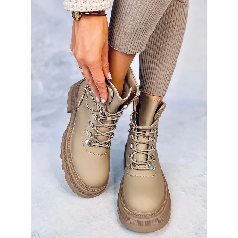 Hudson Apricot Trapper Boots beige