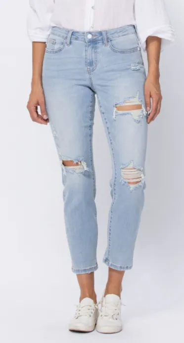 Super Light Destroyed Boyfriend Jeans