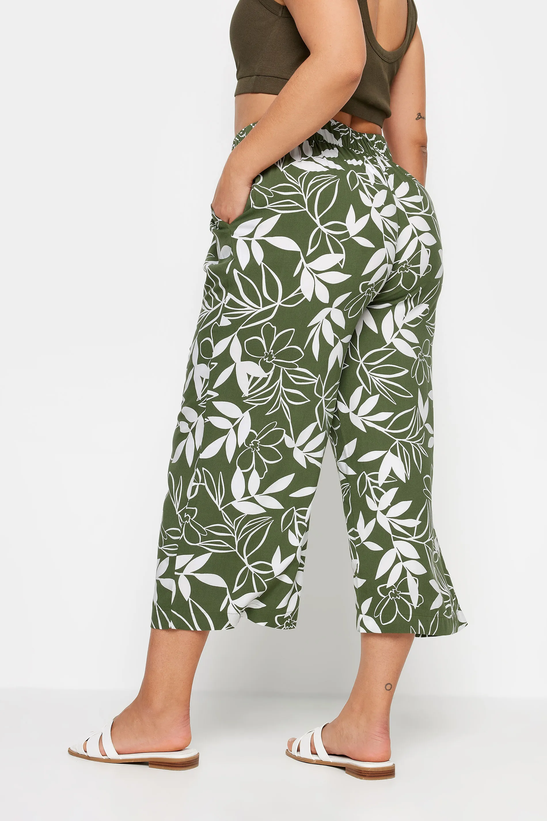 YOURS Curve Green Leaf Print Cropped Trousers